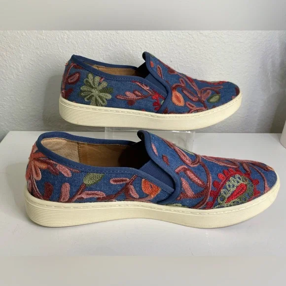 Sofft Women Somers Knit slip-on sneaker blue embroidered floral size 11M - Picture 5 of 11